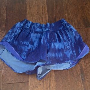 Lululemon Hotty Hot High-Rise Lined Short 2.5"